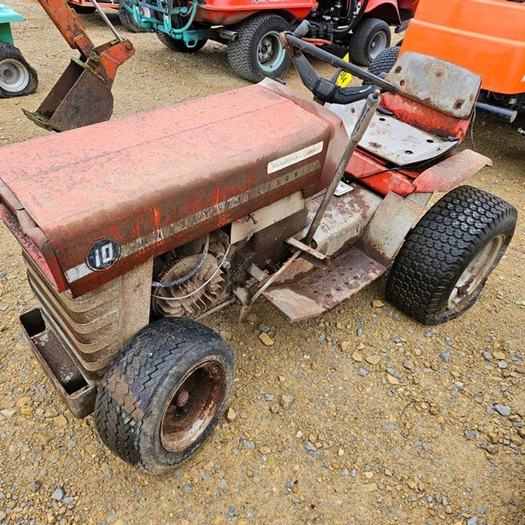 MASSEY-FERGUSON 10