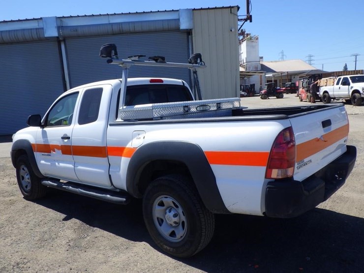 2014-toyota-tacoma-image-4