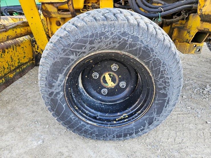 john-deere-650-image-12