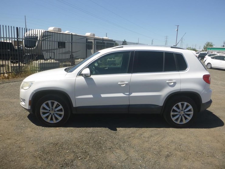 2011-volkswagen-tiguan-image-5