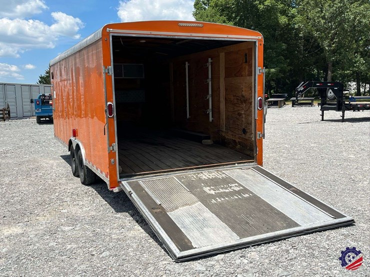 2016-sure-trac-t/a-enclosed-landscaping-tag-trailer-image-26