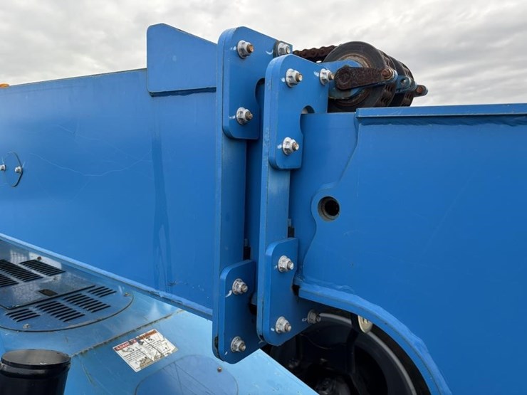 2019-genie-gth844-image-15