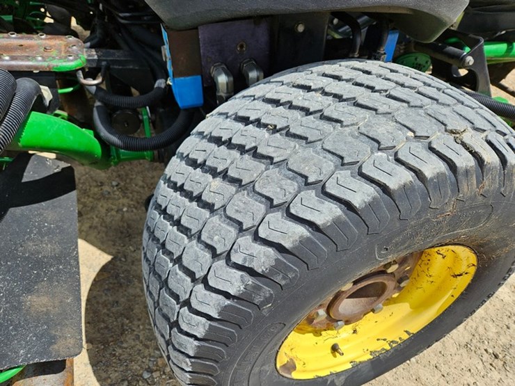 john-deere-3245c-image-13