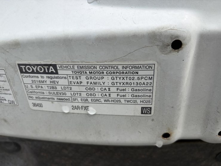 2016-toyota-rav4-image-8
