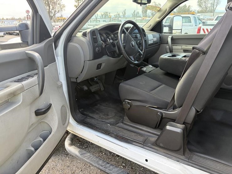 2012-gmc-2500hd-image-13