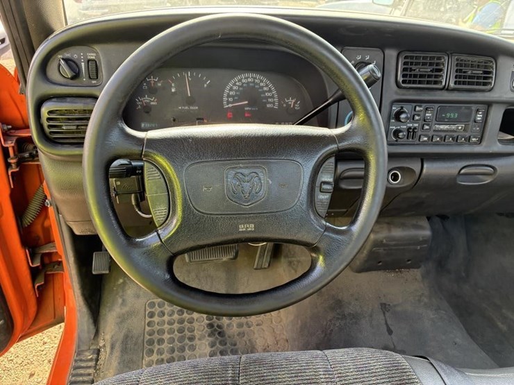 1999-dodge-1500-image-11