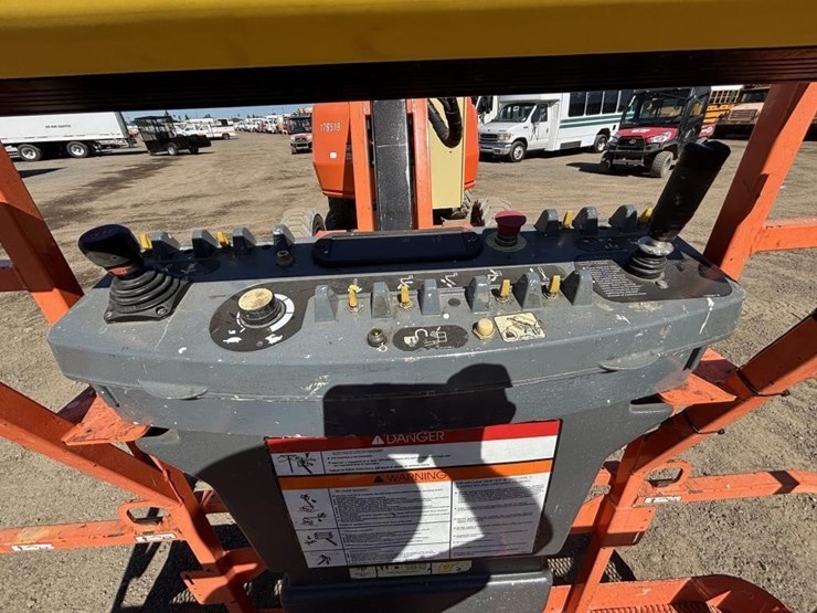 2019-jlg-450aj-image-14