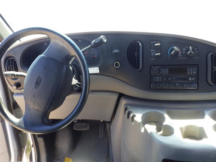 2000-ford-econoline-350-image-8