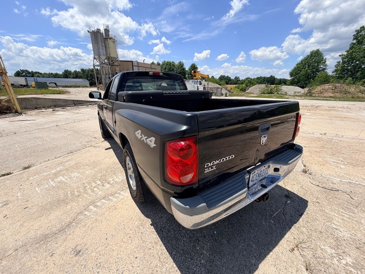 2005-dodge-dakota-image-6