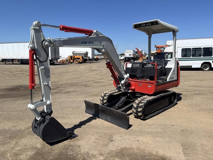 takeuchi-tb025-image-1
