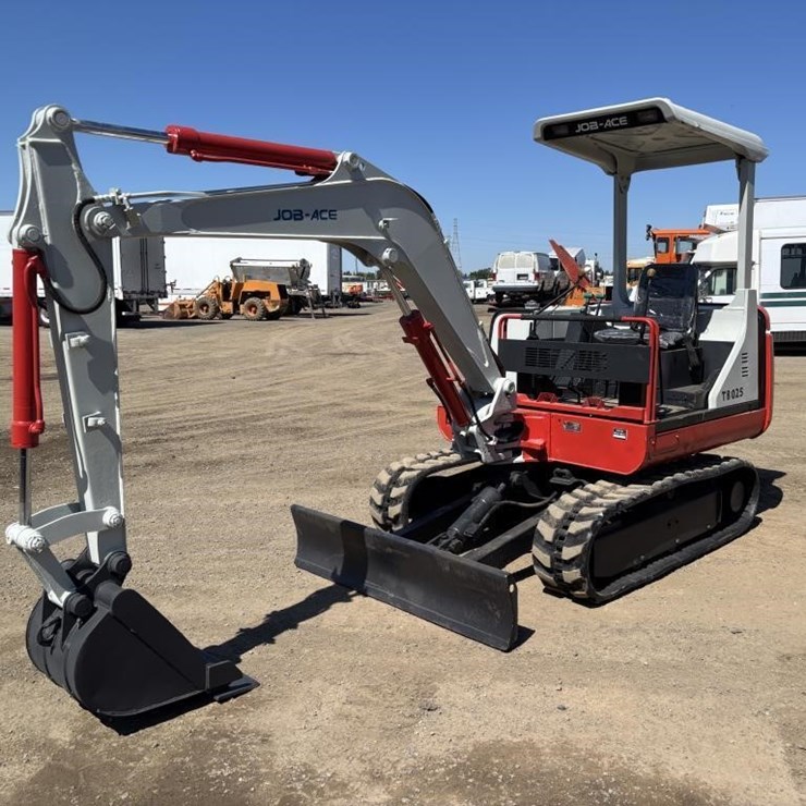 TAKEUCHI TB025