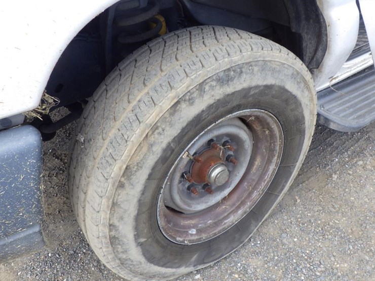 2012-ford-cargo-image-13
