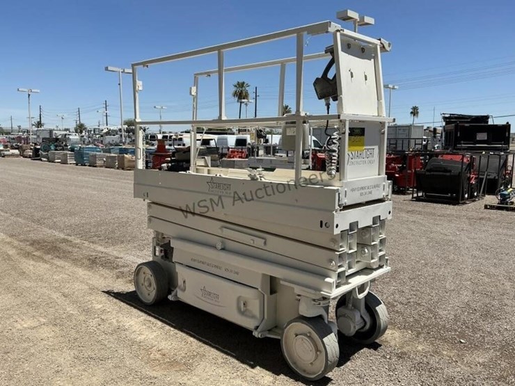 2016-jlg-2032es-image-4