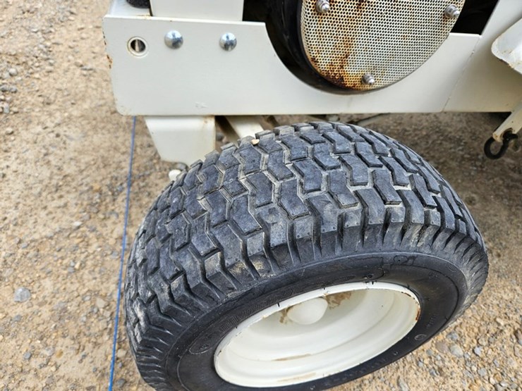 john-deere-110-image-11