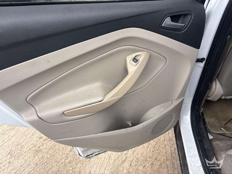 2013-ford-escape-image-16