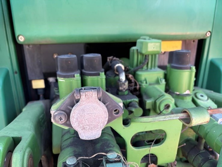 john-deere-6420-image-22