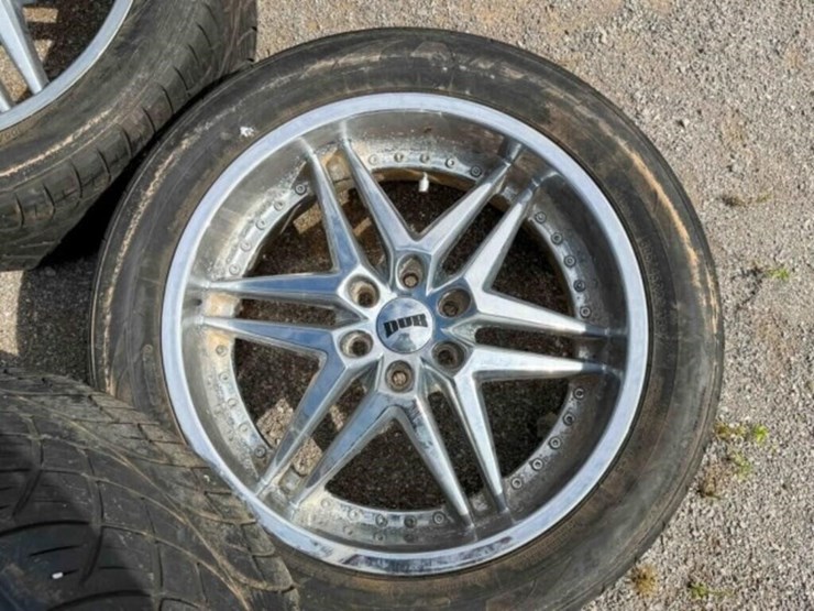 4--tires-&-22”dub-wheels-image-10