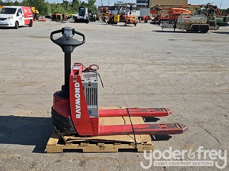 2014-raymond-102tf45l-image-5
