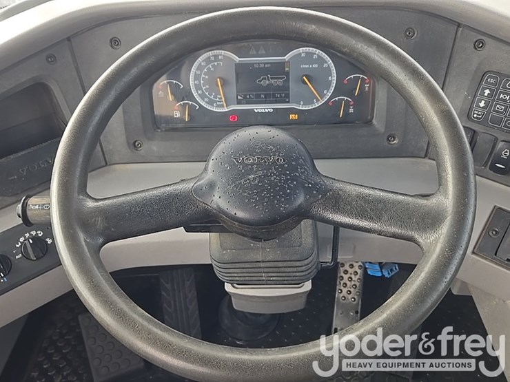 2023-volvo-a25g-image-59