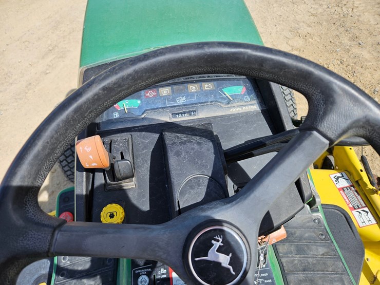 john-deere-425-image-23