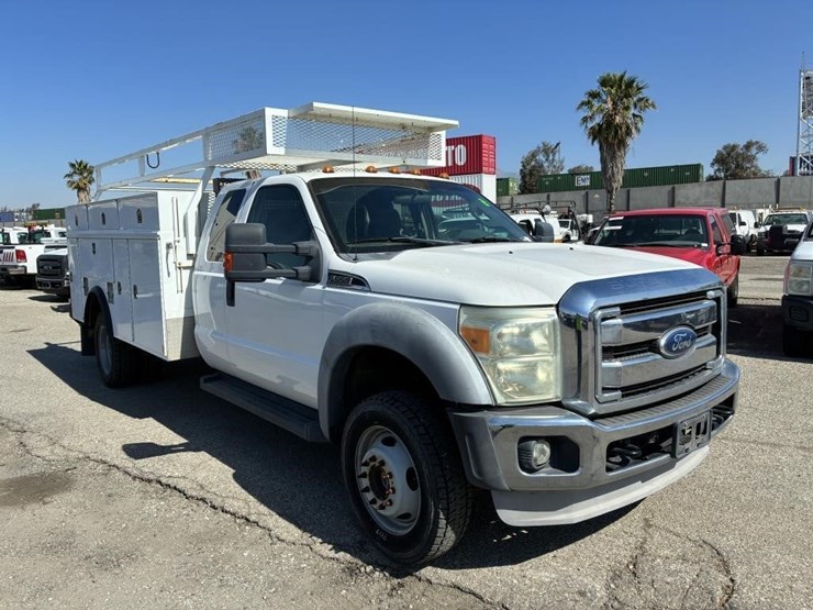 2011-ford-f550-image-2