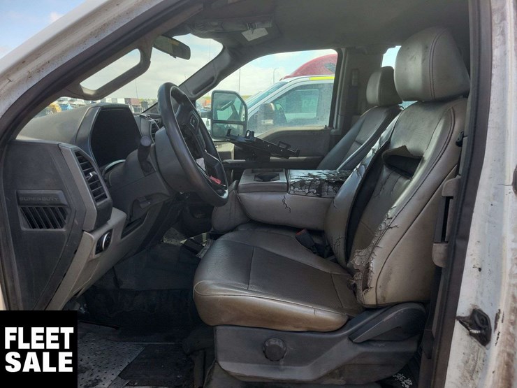 2021-ford-f550-image-14