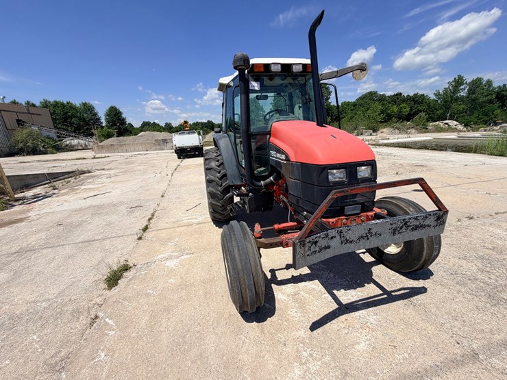 2000-new-holland-ts100-image-14
