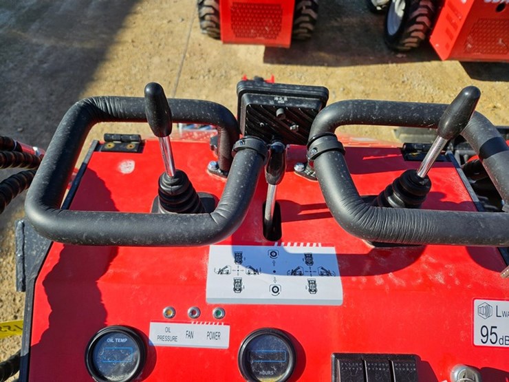 #5122-•-2026-agt-ysrt14-mini-skid-loader-image-15