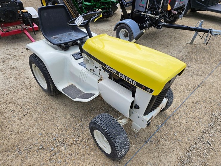 john-deere-110-image-7