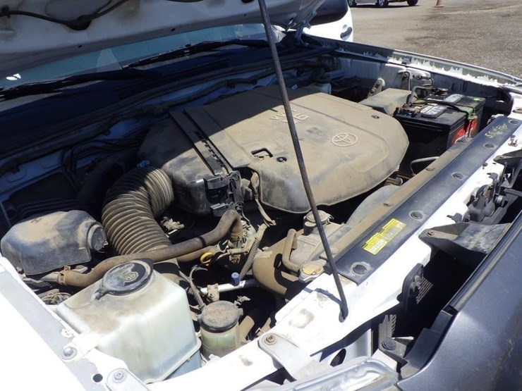 2013-toyota-tacoma-image-11