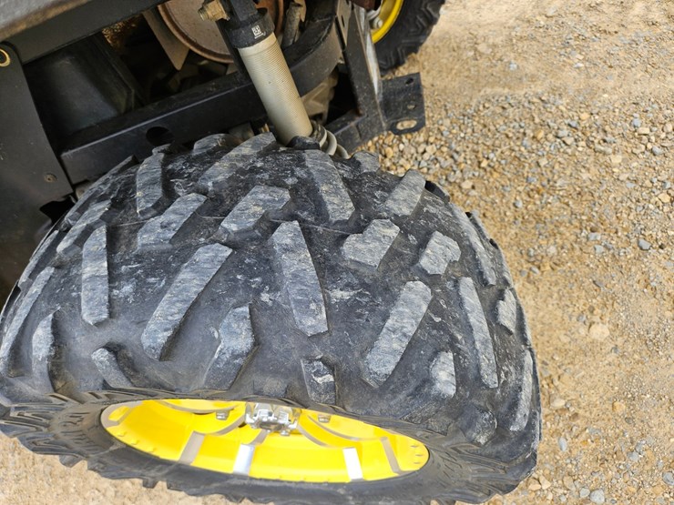 john-deere-gator-image-14