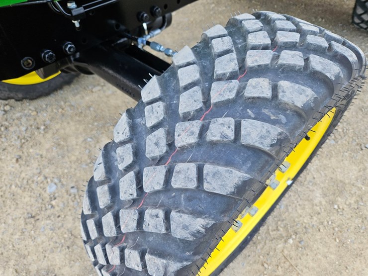 john-deere-2032r-image-12