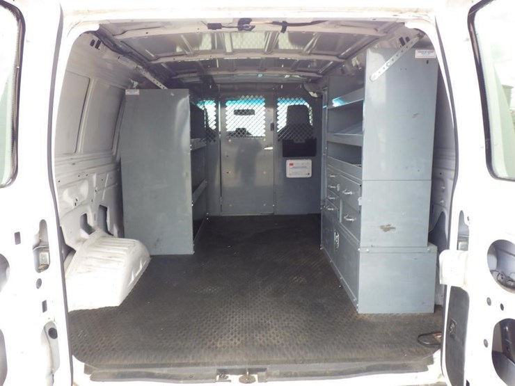2012-ford-cargo-image-8