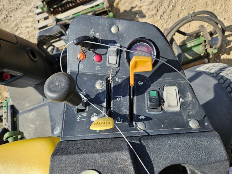 john-deere-3225c-image-28