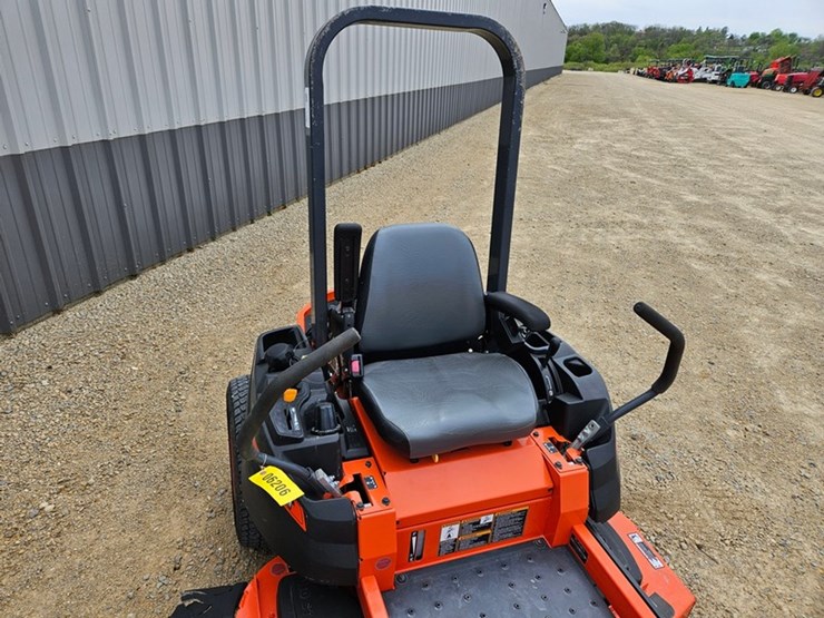 kubota-z122e-image-16