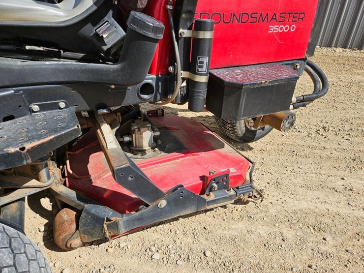 2011-toro-groundsmaster-3500d-image-12