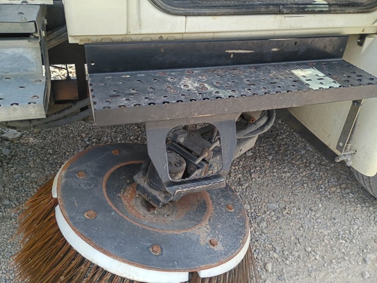 2015-international-durastar-4300-image-41