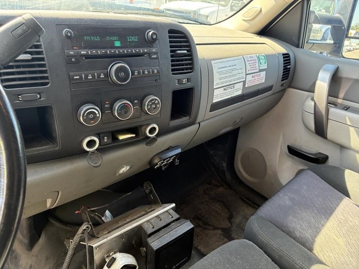 2012-gmc-2500hd-image-18