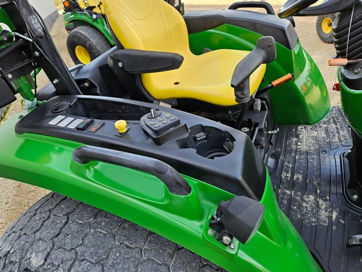 john-deere-4066r-image-23