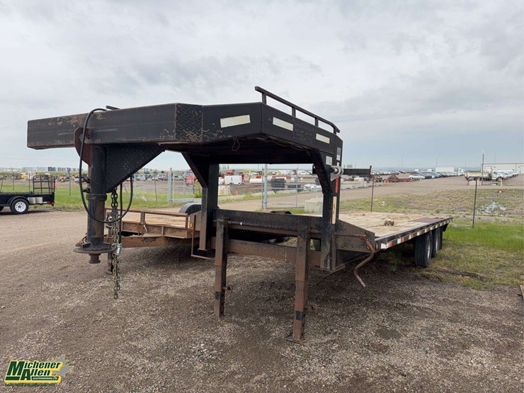 2002-precision-flat-deck-s/a-24'-5th-wheel-equipment-trailer-image-1
