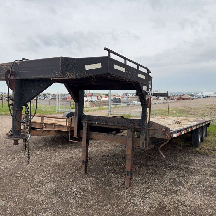 2002 Precision Flat Deck S/A 24' 5th Wheel Equipment Trailer