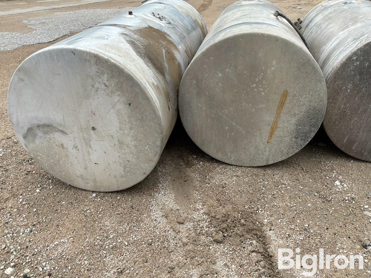 truck-tractor-fuel-tanks-image-17