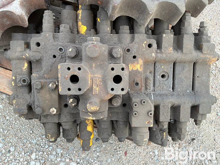 komatsu-final-drive/hydraulic-block-image-18
