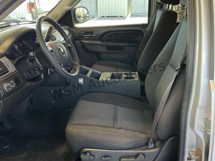 2014-chevrolet-tahoe-image-21