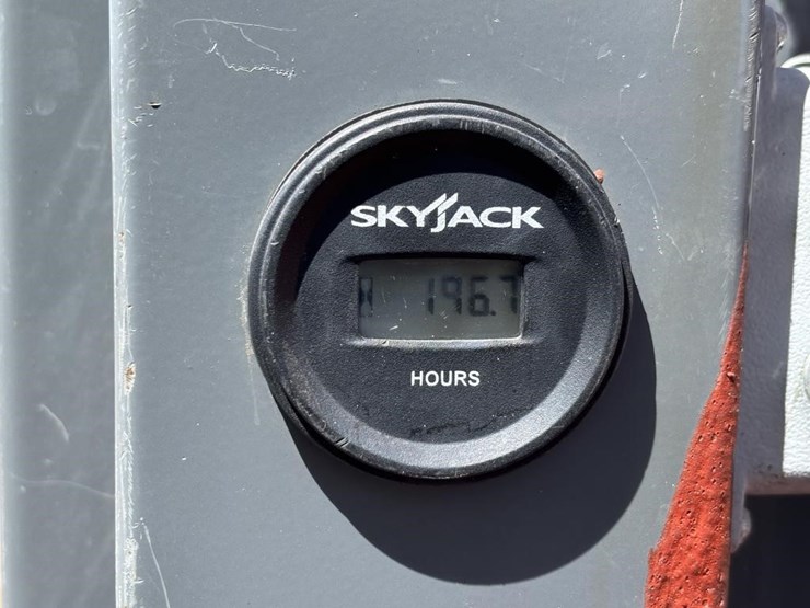 2018-skyjack-sj12-image-11