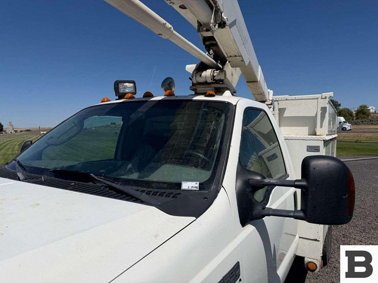 2004-ford-f550-image-10