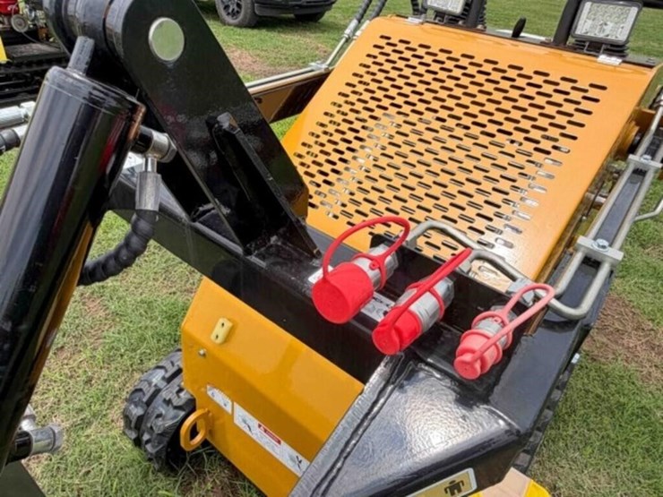 agt-mx-crt23-mini-track-loader-image-7