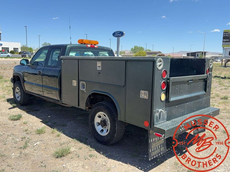 2005-chevrolet-silverado-3500-ls-image-3