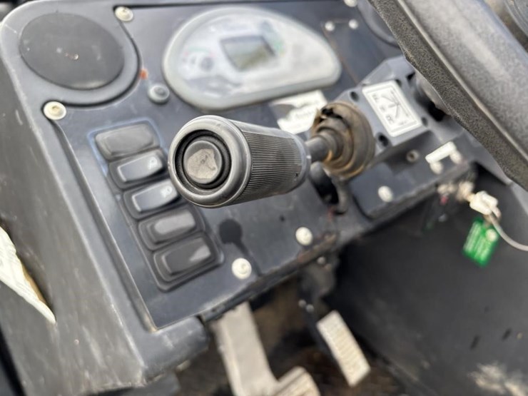 2019-genie-gth844-image-26
