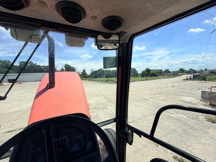 2000-new-holland-ts100-image-55